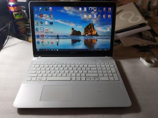Laptop SONY μοντέλο 2013